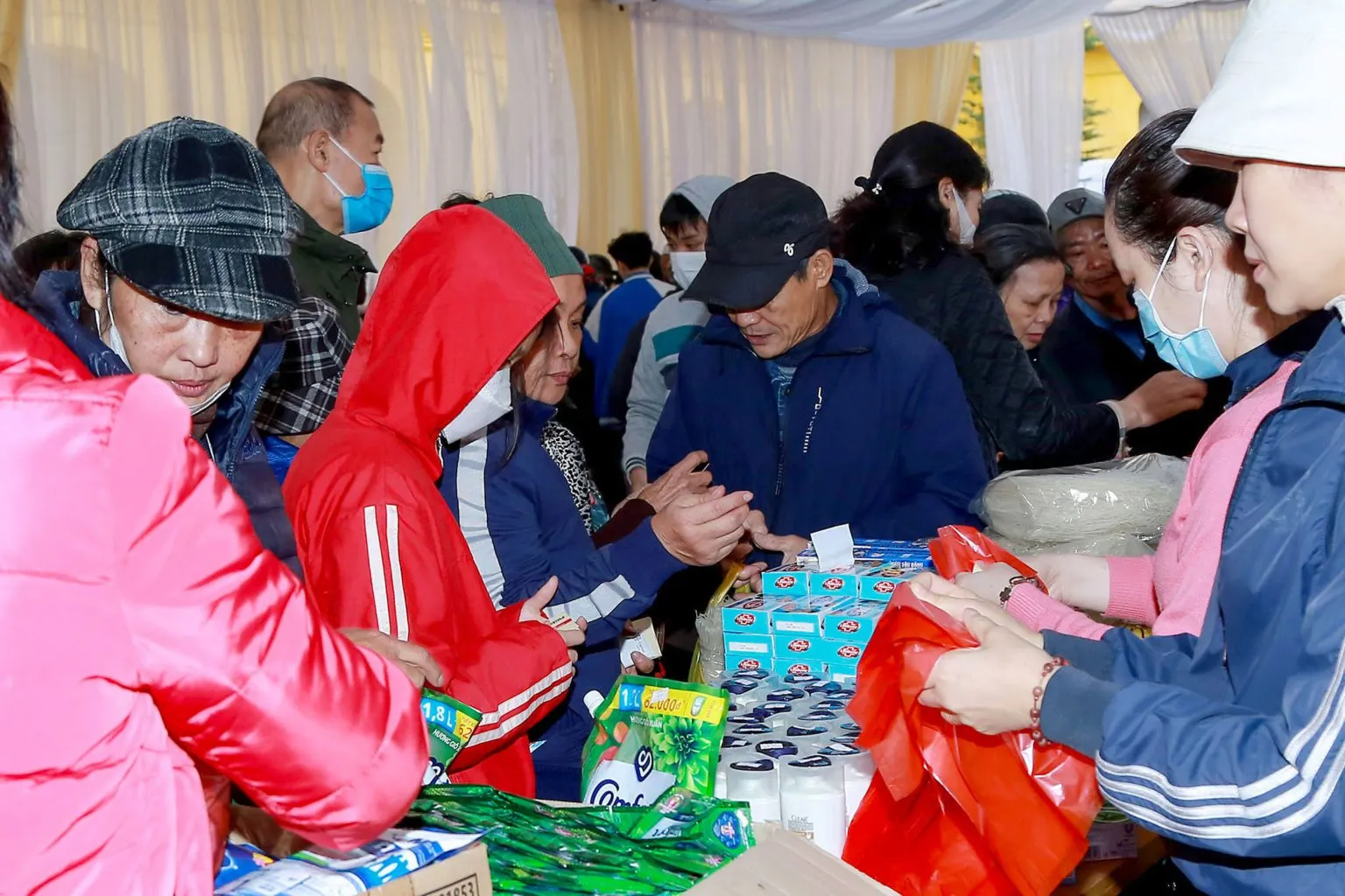 Caritas Tổng Giáo phận Hà Nội tổ chức Hội chợ Tết